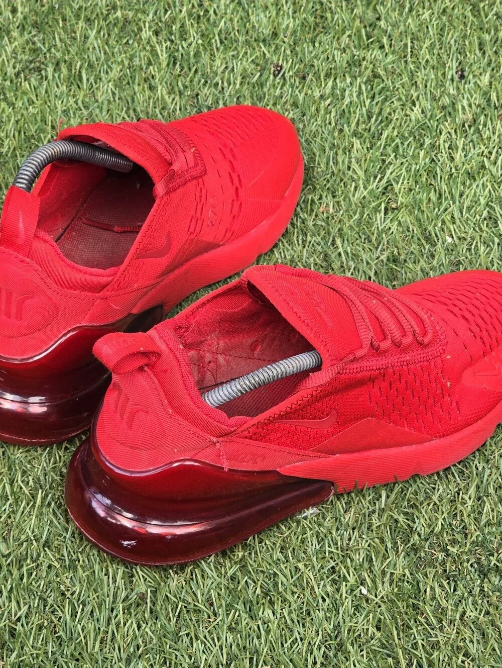 NIKE AIR MAX 270 - Women's Sneakers - SIZE 8.5. - Please See All Pictures